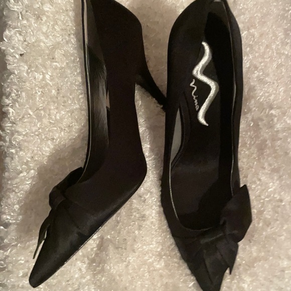 Women’s Nina heels - Picture 1 of 5